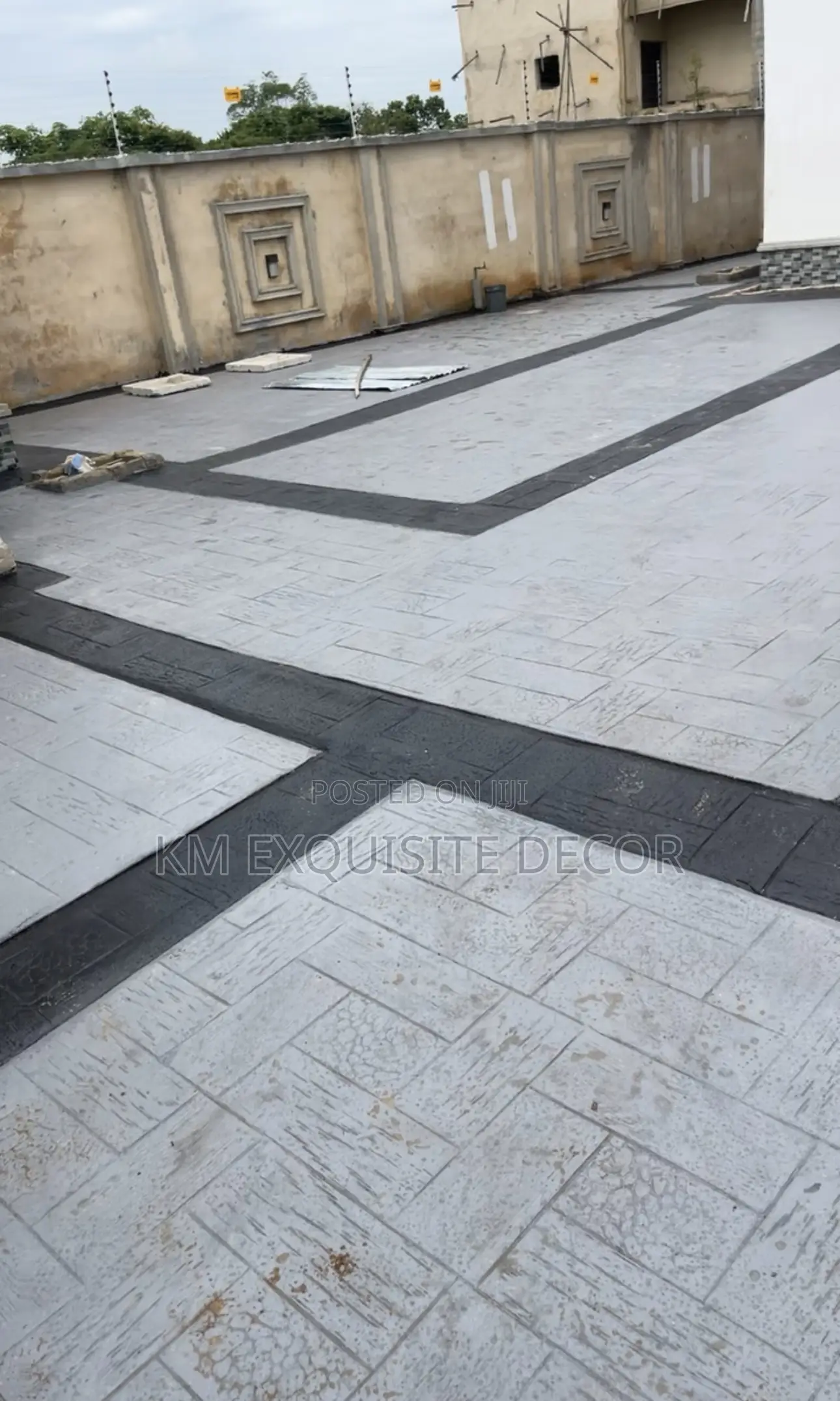 Black Strip Concrete in Lagos