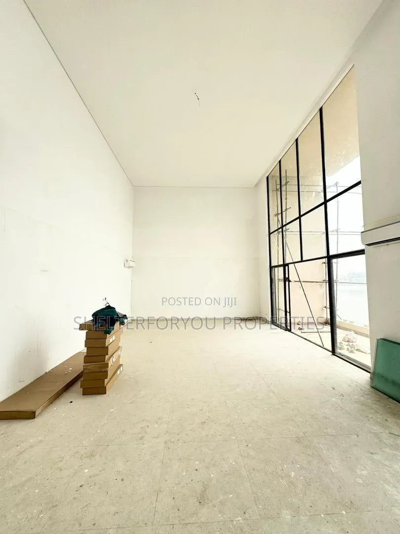 6bdrm House in Banana Island for sale