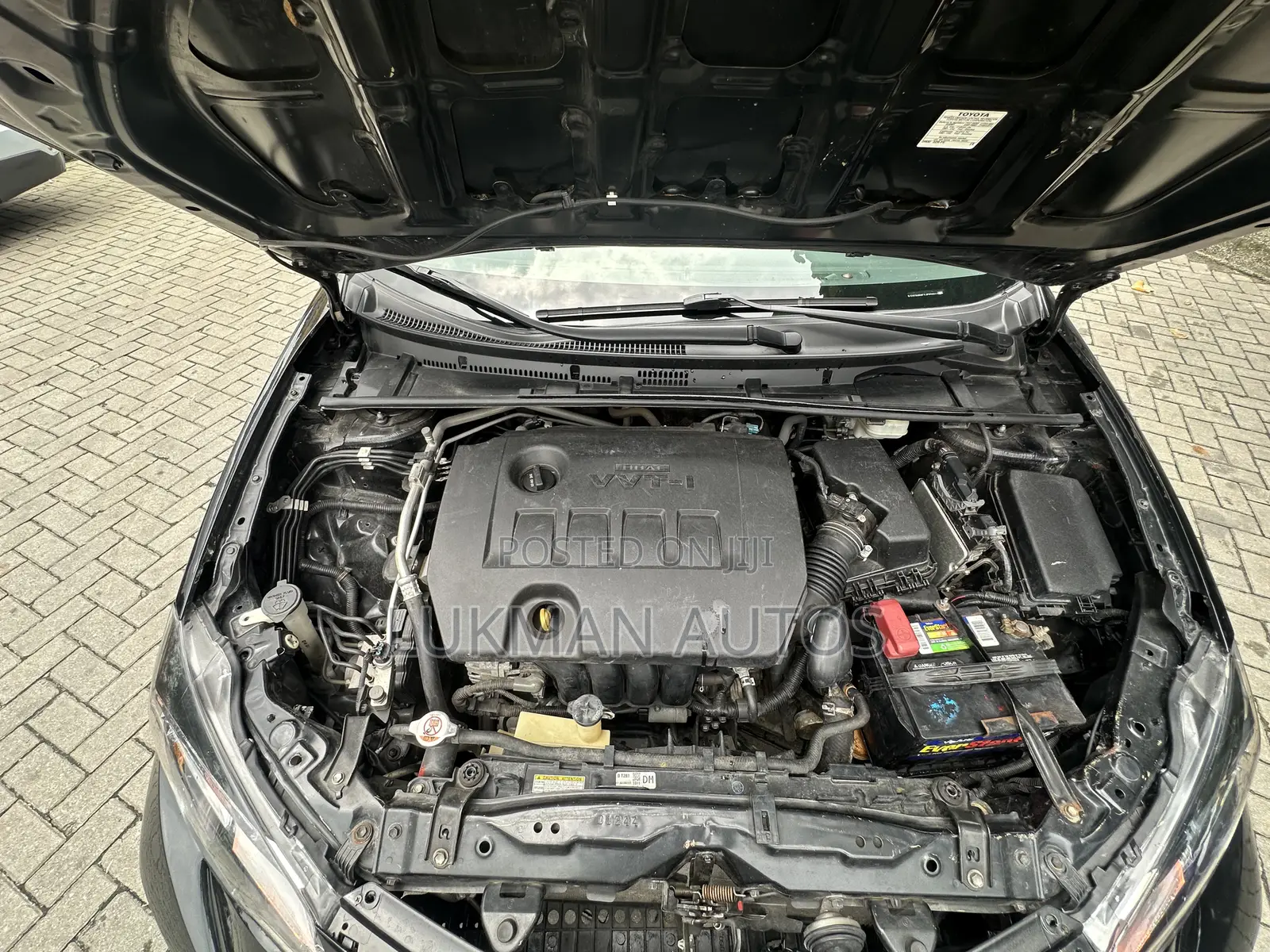 Toyota Corolla LE Eco (1.8L 4cyl 2A) 2018 Black