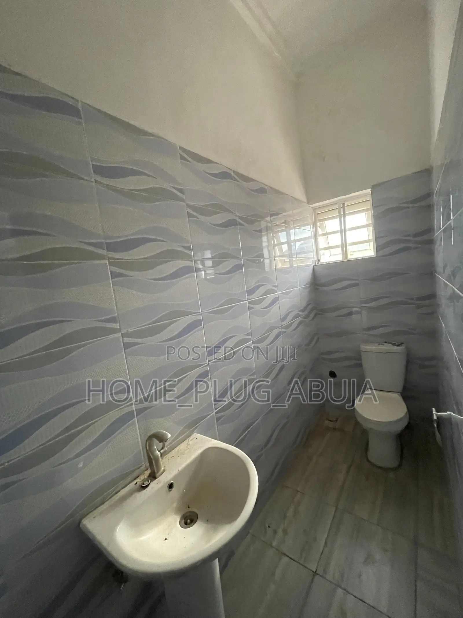 4bdrm Duplex in Justice Estate for rent