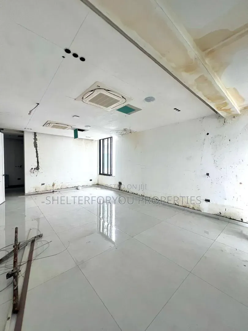 5bdrm House in Banana Island for sale