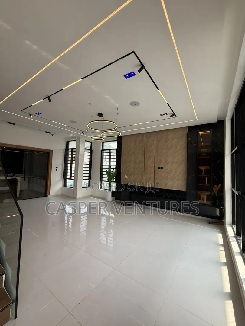 5bdrm Duplex in Terra, Sangotedo for sale