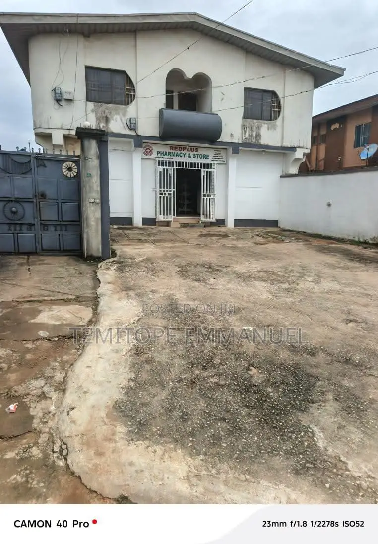 20bdrm Block of Flats in Abaranje Ikotun for sale