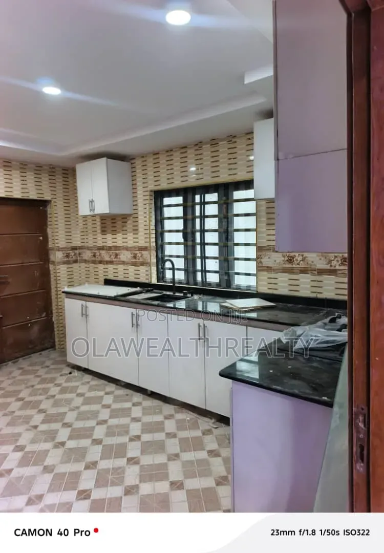 4bdrm Duplex in Okebadan Estate, Akobo for rent