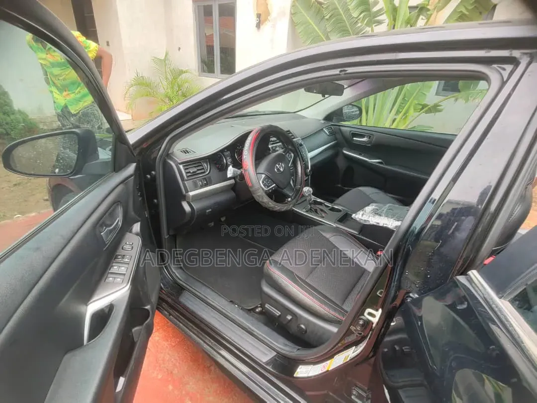 Toyota Camry 2016 Black