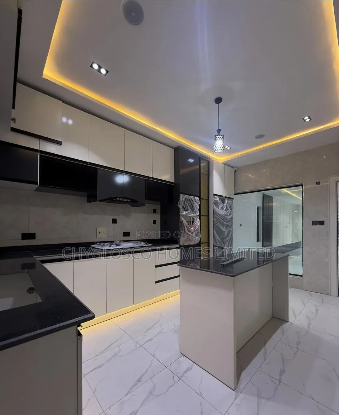 4bdrm Duplex in New Layout for sale
