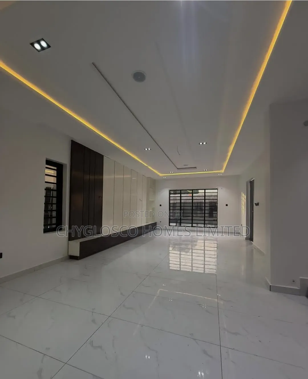 4bdrm Duplex in New Layout for sale