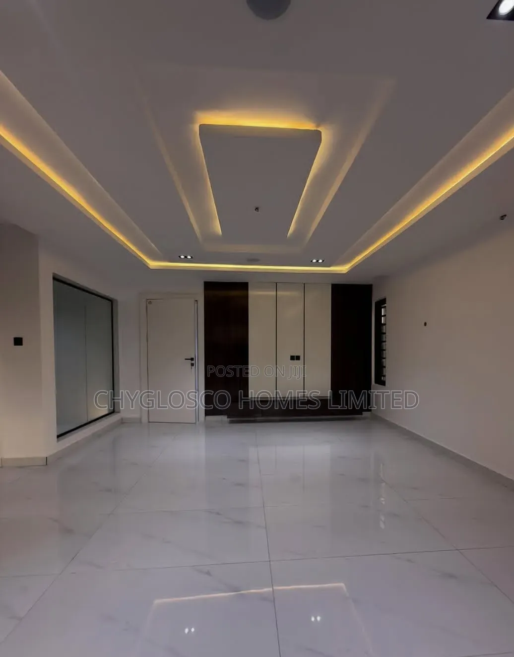 4bdrm Duplex in New Layout for sale