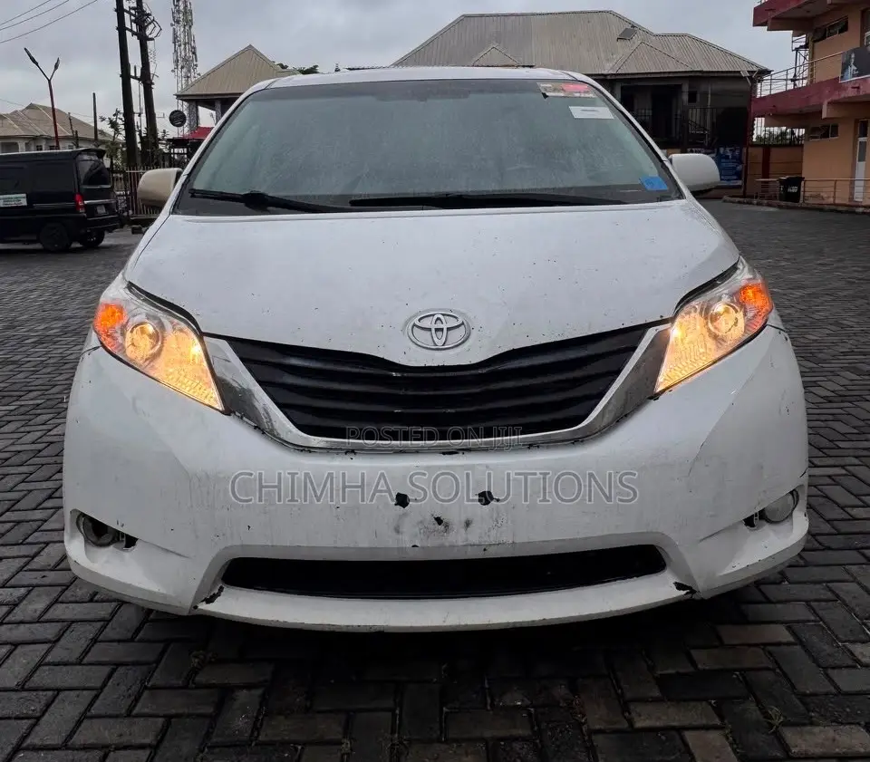 Toyota Sienna 2014 White