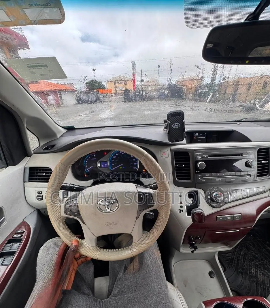 Toyota Sienna 2014 White
