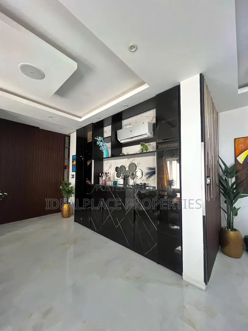 Furnished 3bdrm Apartment in Banana Island for sale
