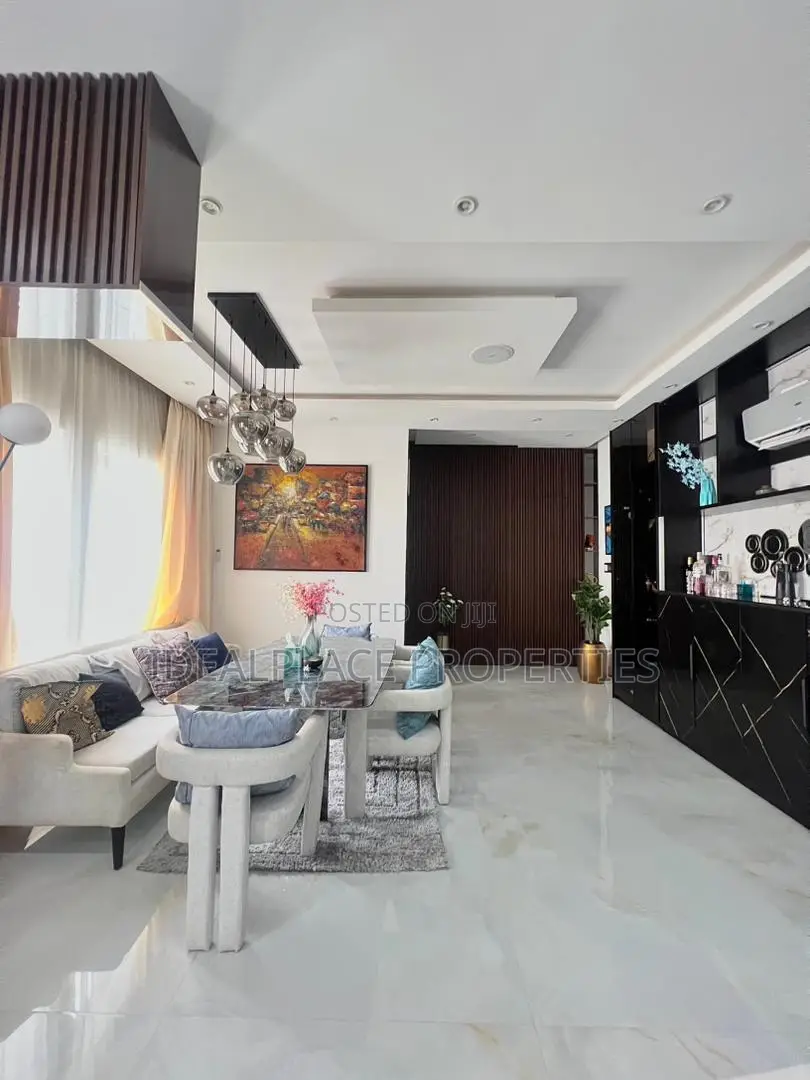 Furnished 3bdrm Apartment in Banana Island for sale