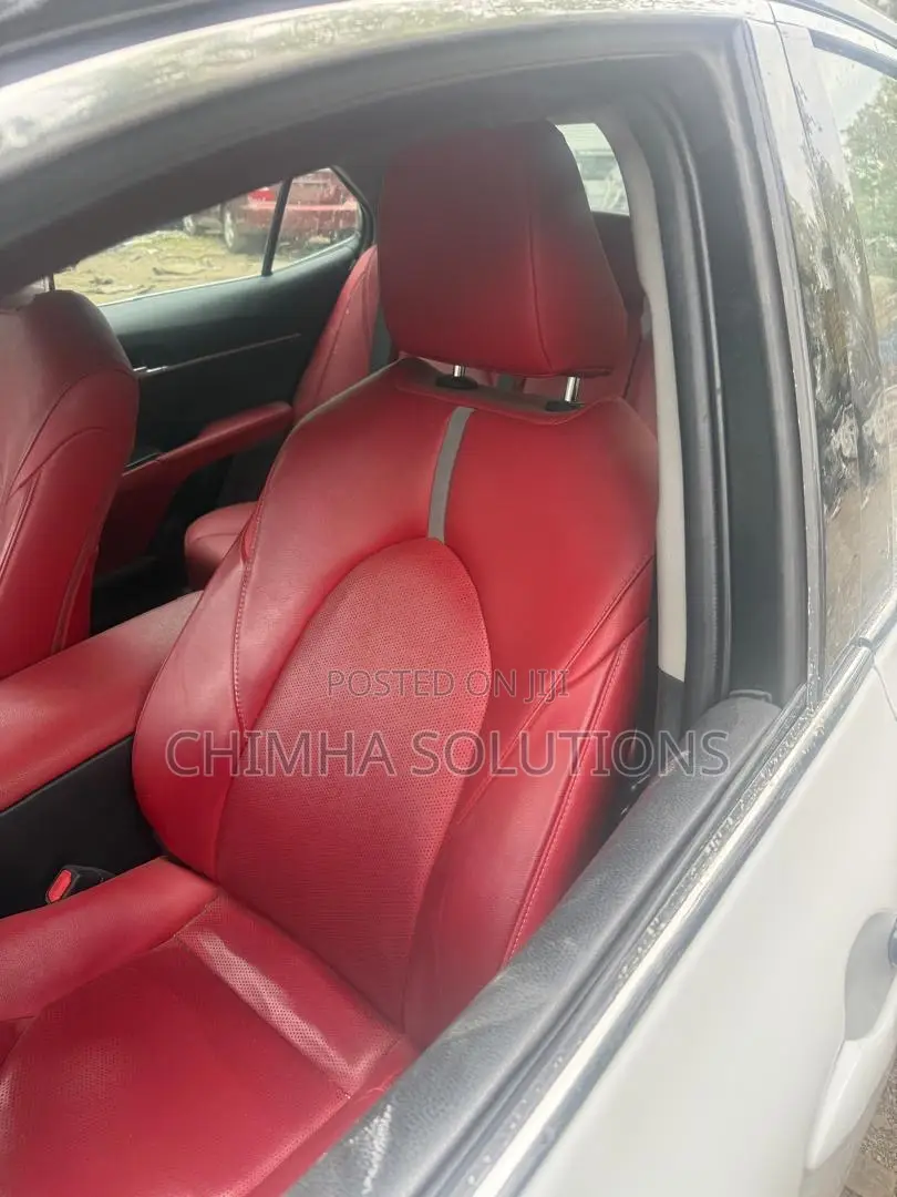 Toyota Camry XSE (2.5L 4cyl 8A) 2019 White