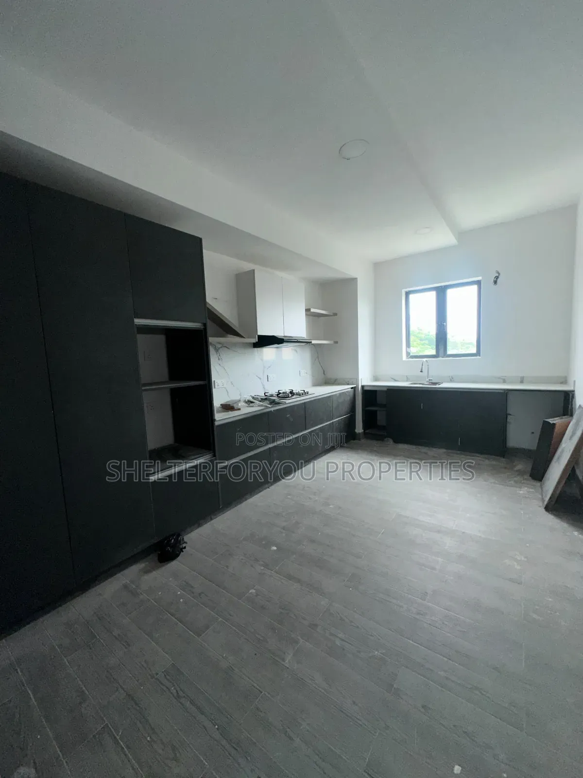 3bdrm Apartment in Lekki Phase 1 for rent