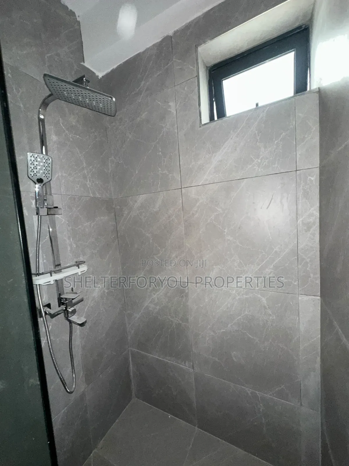 3bdrm Apartment in Lekki Phase 1 for rent