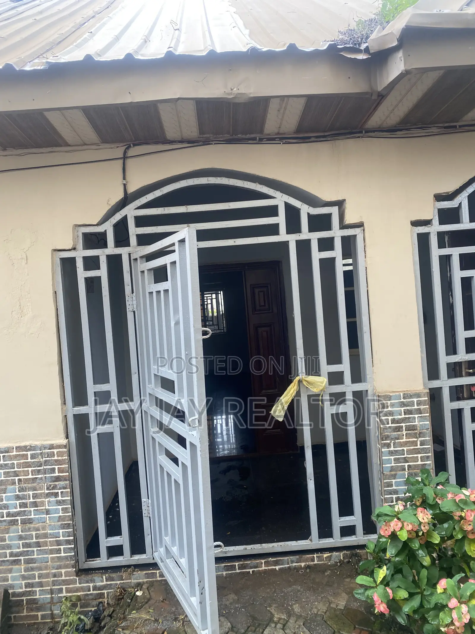 2bdrm Bungalow in Durumi for rent