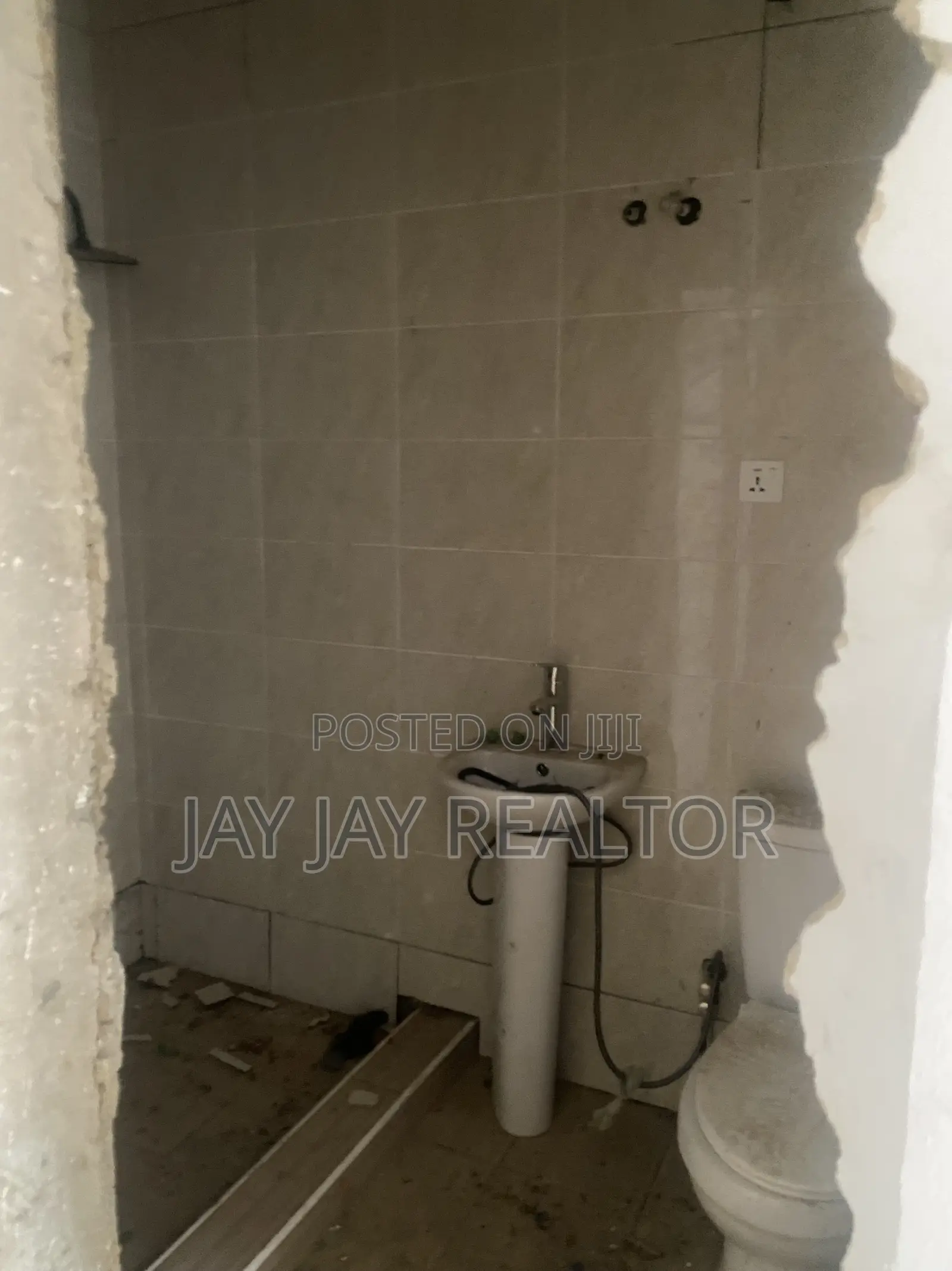 2bdrm Block of Flats in Durumi for sale