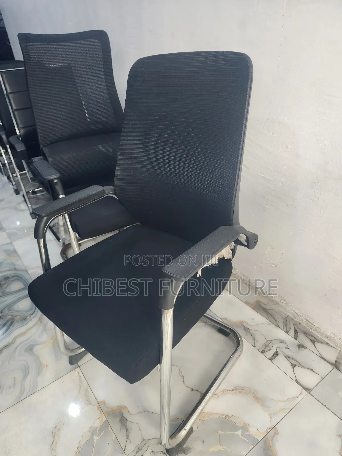High Quality Visitor's Fabric Office Chair.