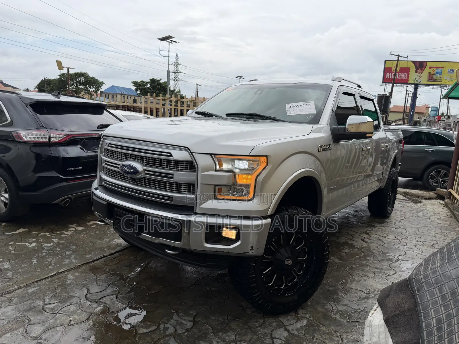 Ford F-150 Platinum 4x4 SuperCrew Cab Styleside 5.5 ft. box 145 in. WB