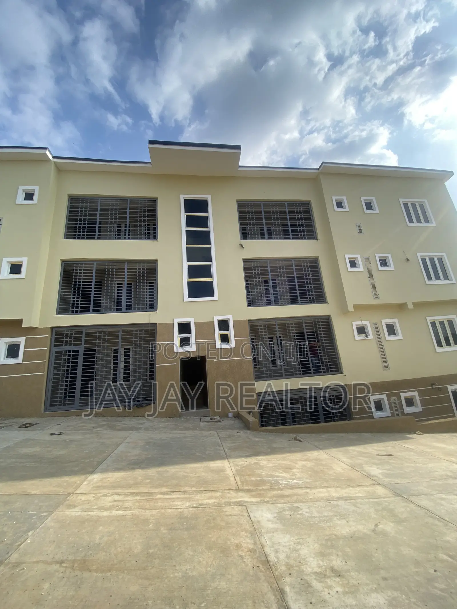 3bdrm Block of Flats in Karua, Kaura for rent