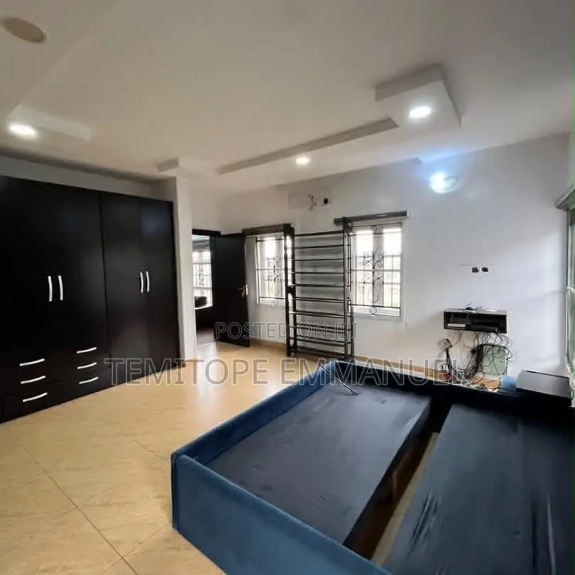 Furnished 4bdrm Duplex in Mende for sale