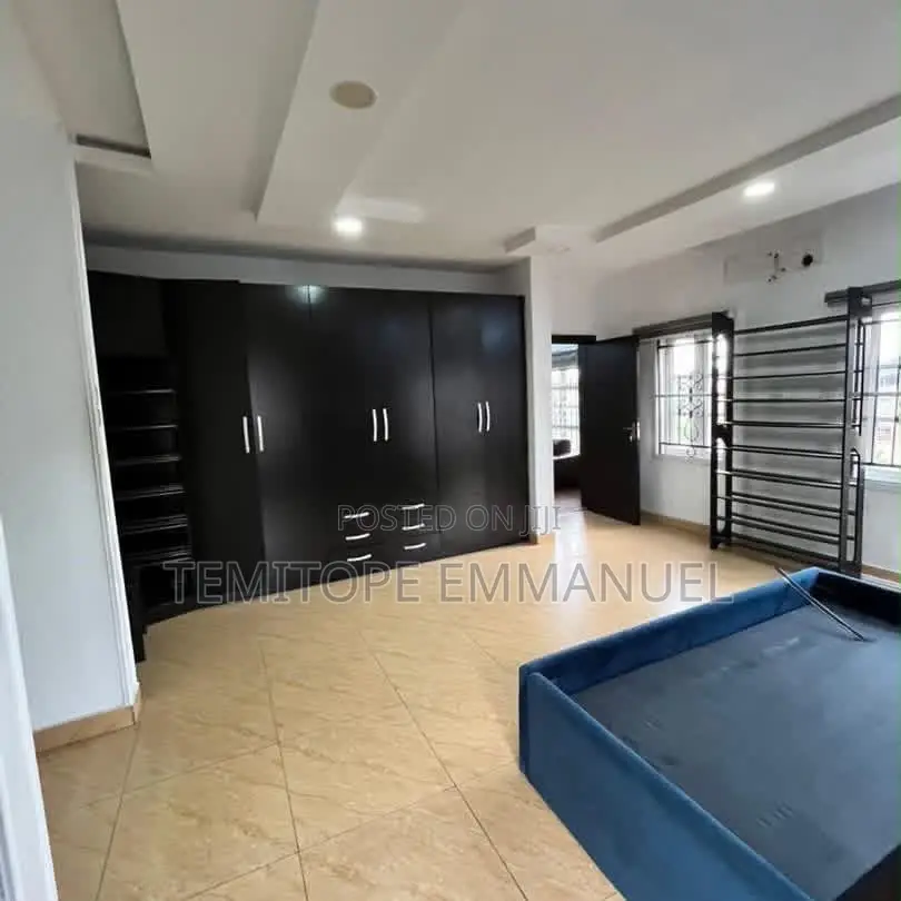 Furnished 4bdrm Duplex in Mende for sale