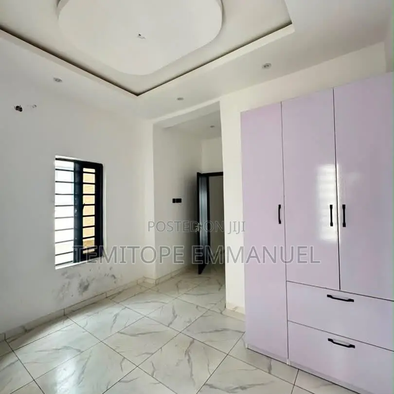 Furnished 3bdrm Apartment in Gbagada for sale
