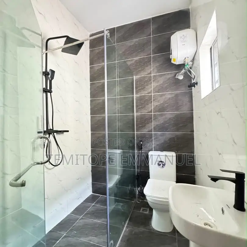 Furnished 3bdrm Apartment in Gbagada for sale