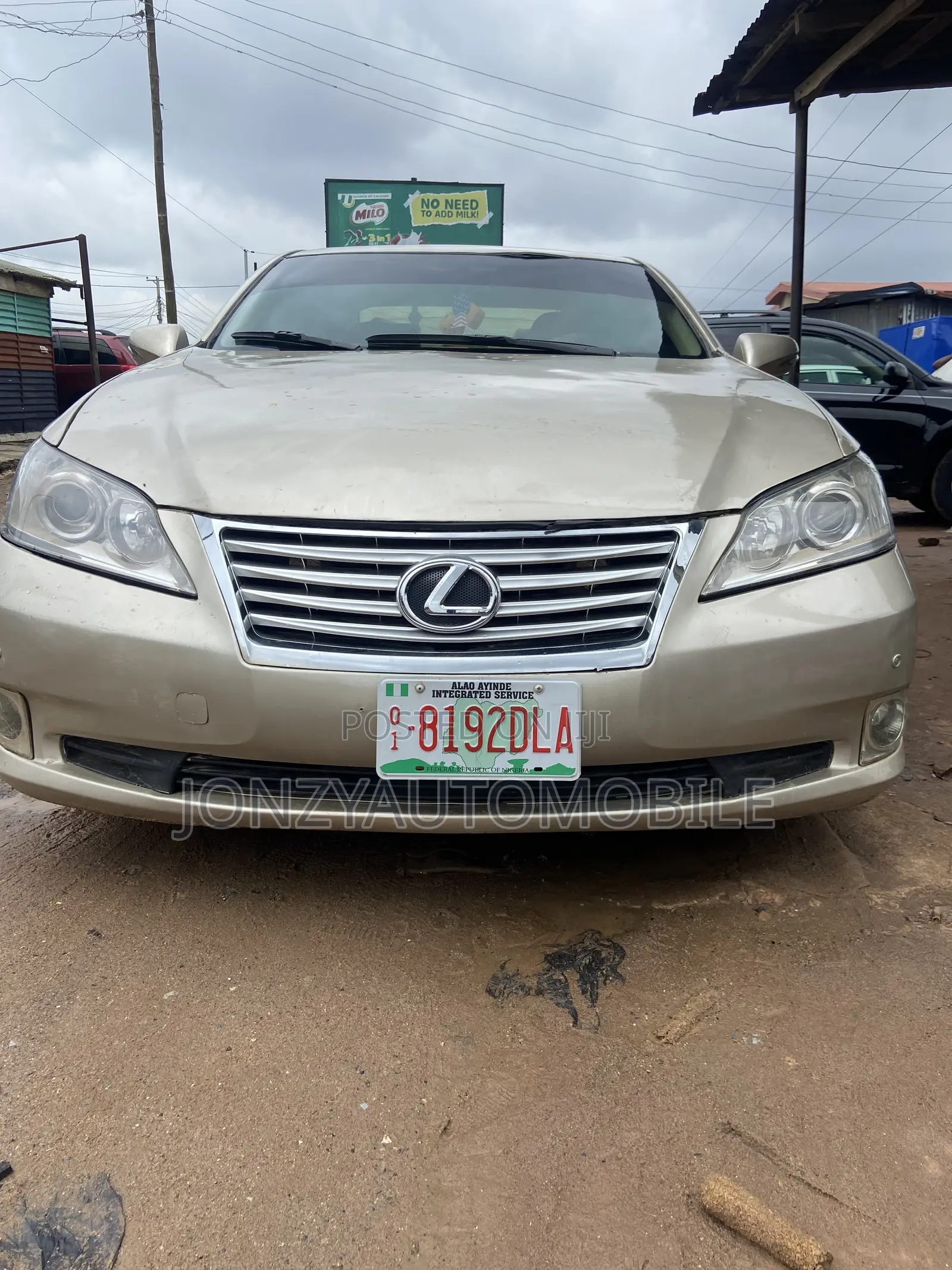 Lexus ES 350 2010 Gold