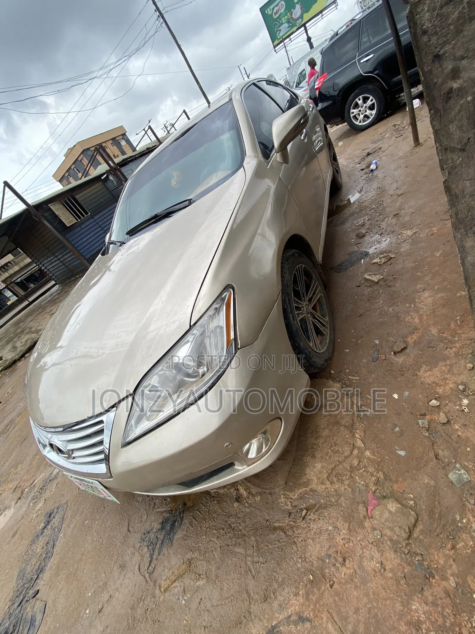 Lexus ES 350 2010 Gold