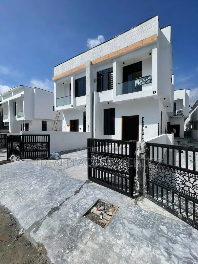 4bdrm Duplex in Ikota for sale
