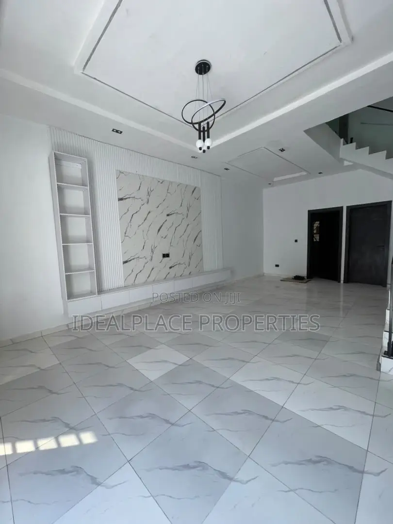 4bdrm Duplex in Ikota for sale
