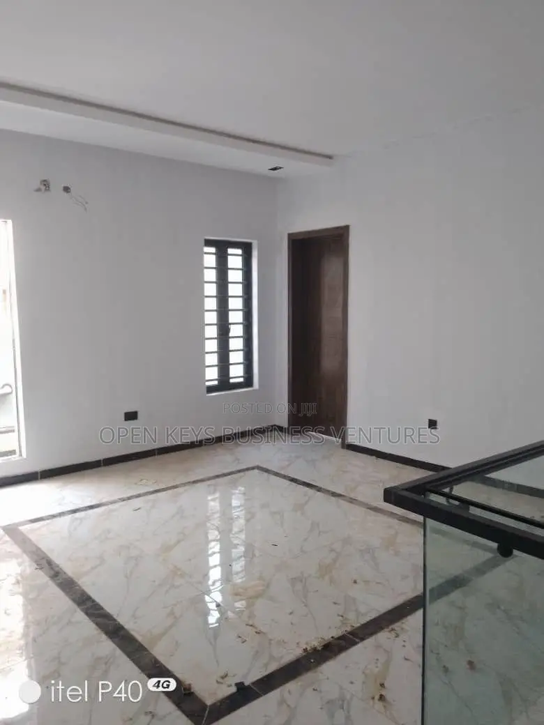 Furnished 4bdrm Duplex in Dejo Oyelese, Old Bodija for sale