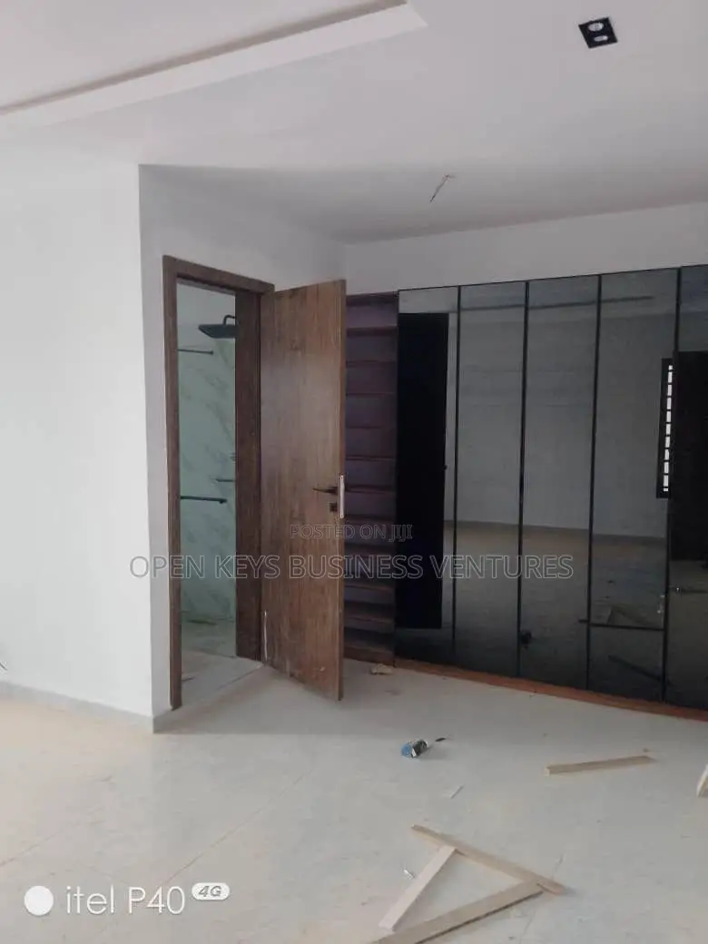 Furnished 4bdrm Duplex in Dejo Oyelese, Old Bodija for sale
