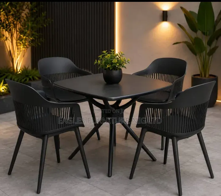 Mini but Luxury Dinning/ Restaurant Table With 4 Chairs