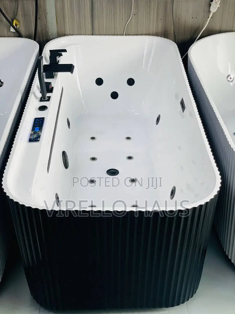 White Black Jacuzzi Bathtub