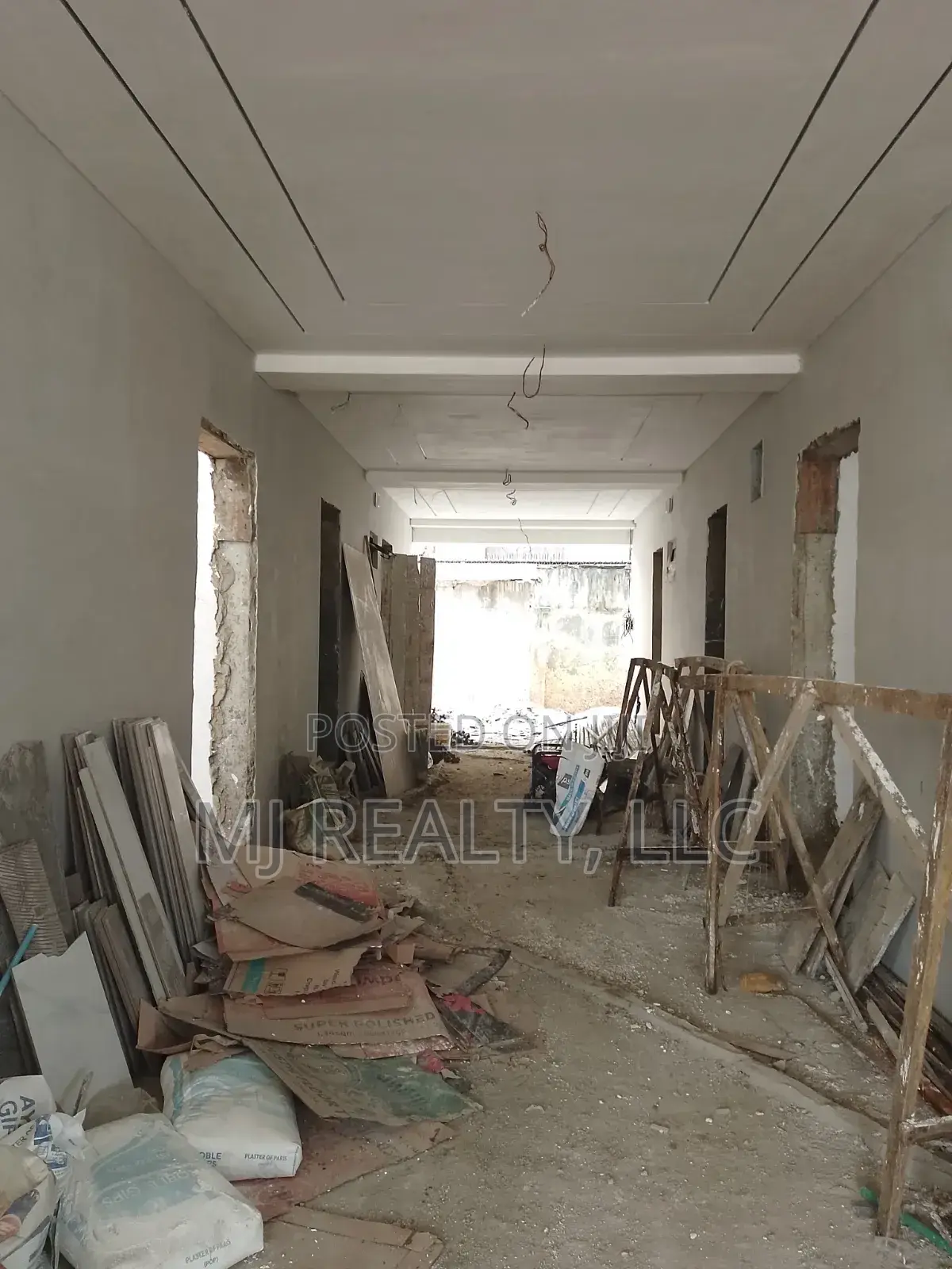 14bdrm Maisonette in Ikeja GRA for rent