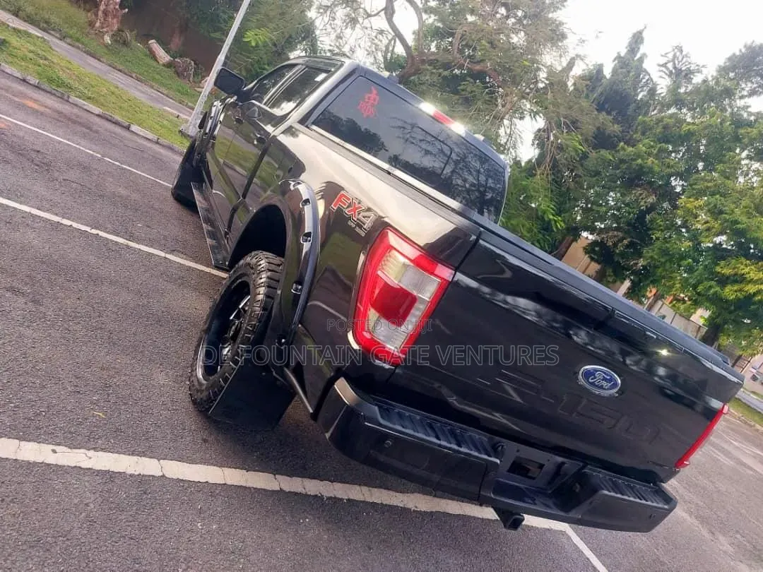 Ford F-150 2022 Black