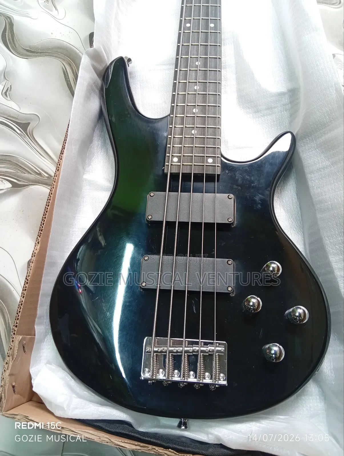 Yes Audio 5-Strings Bass Guitar Black Colour With Bag Cable and Strap.