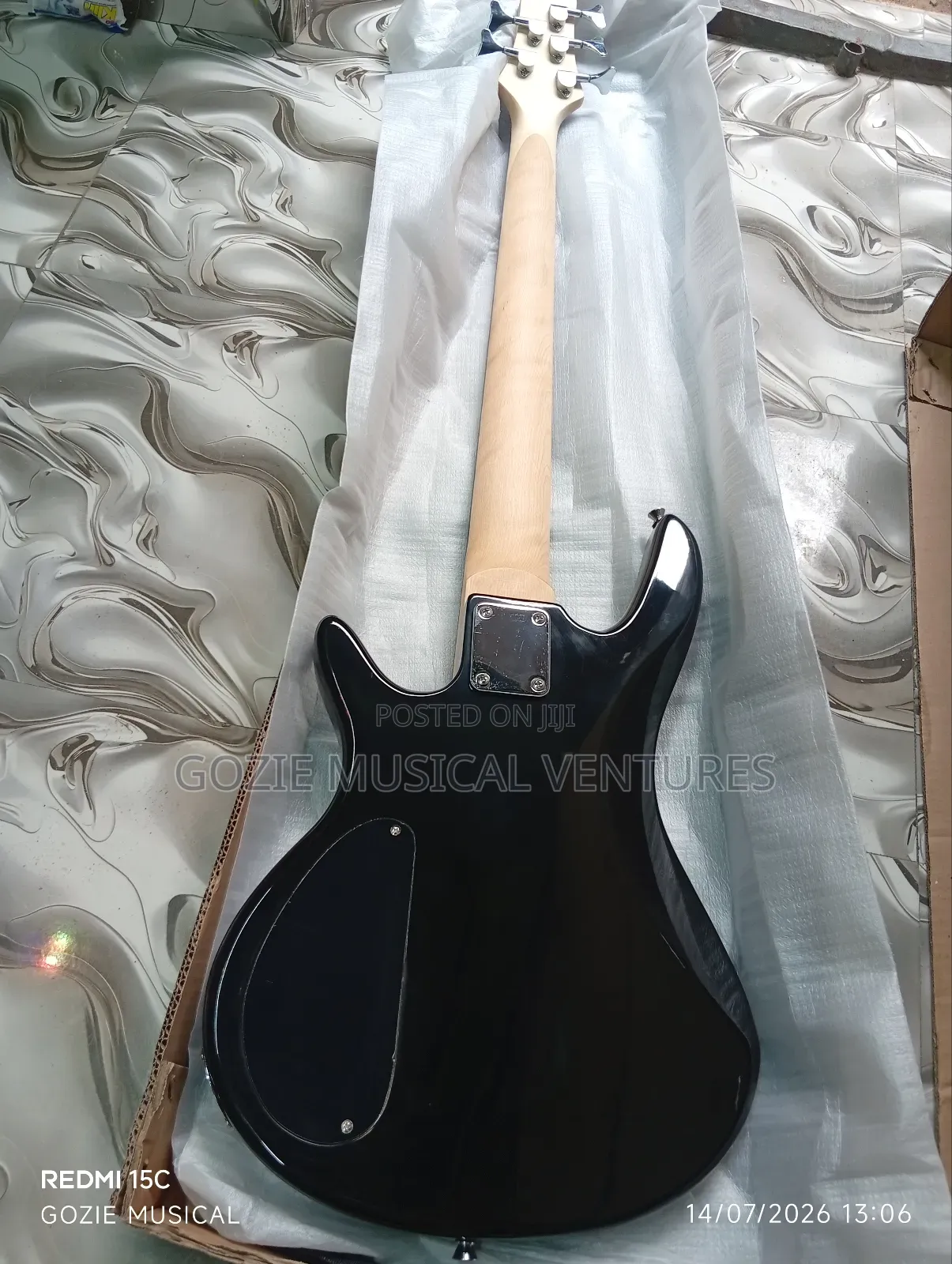 Yes Audio 5-Strings Bass Guitar Black Colour With Bag Cable and Strap.