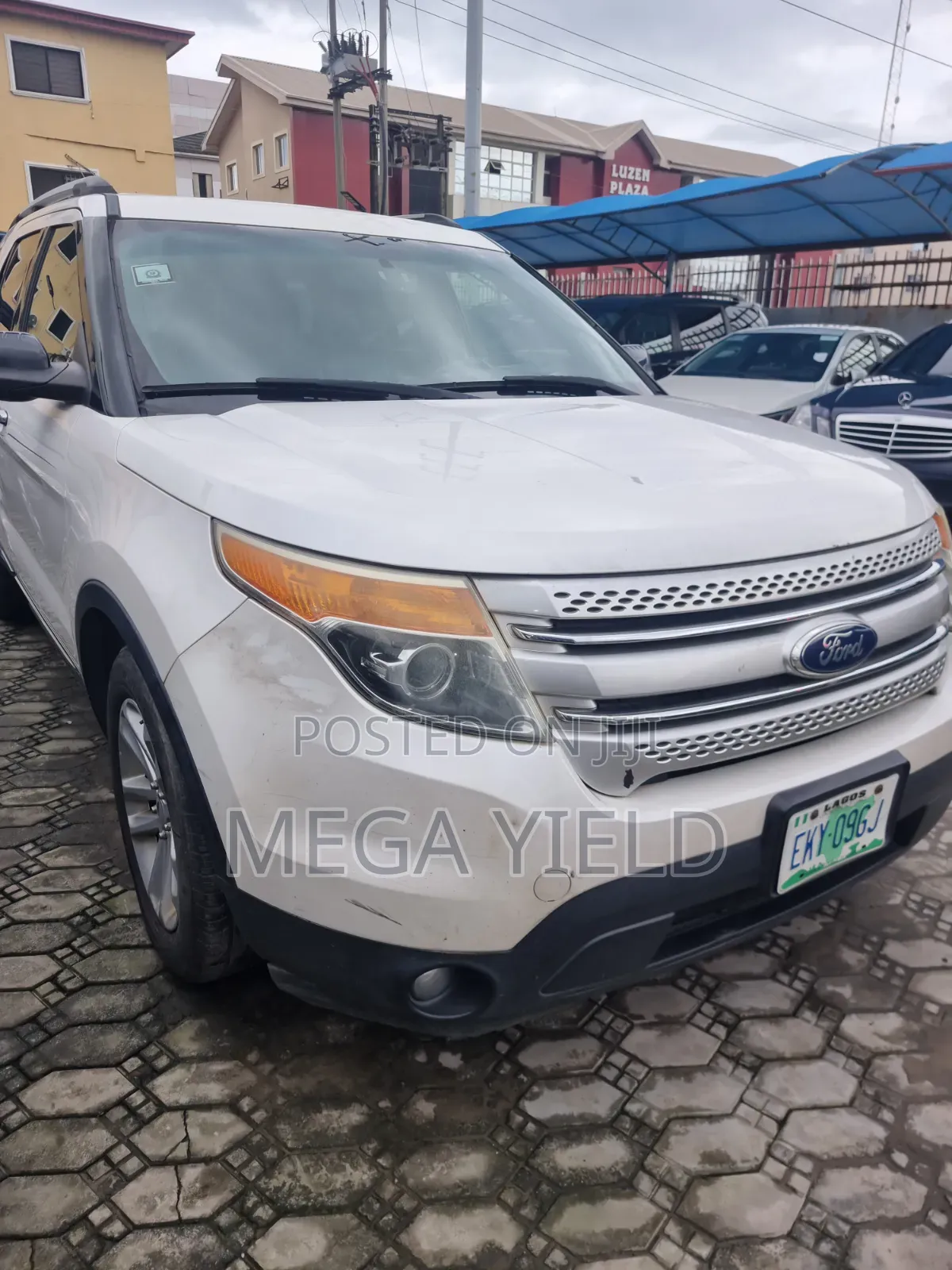 Ford Explorer XLT 4dr 4x4 (3.5L 6cyl 6A) 2011 White