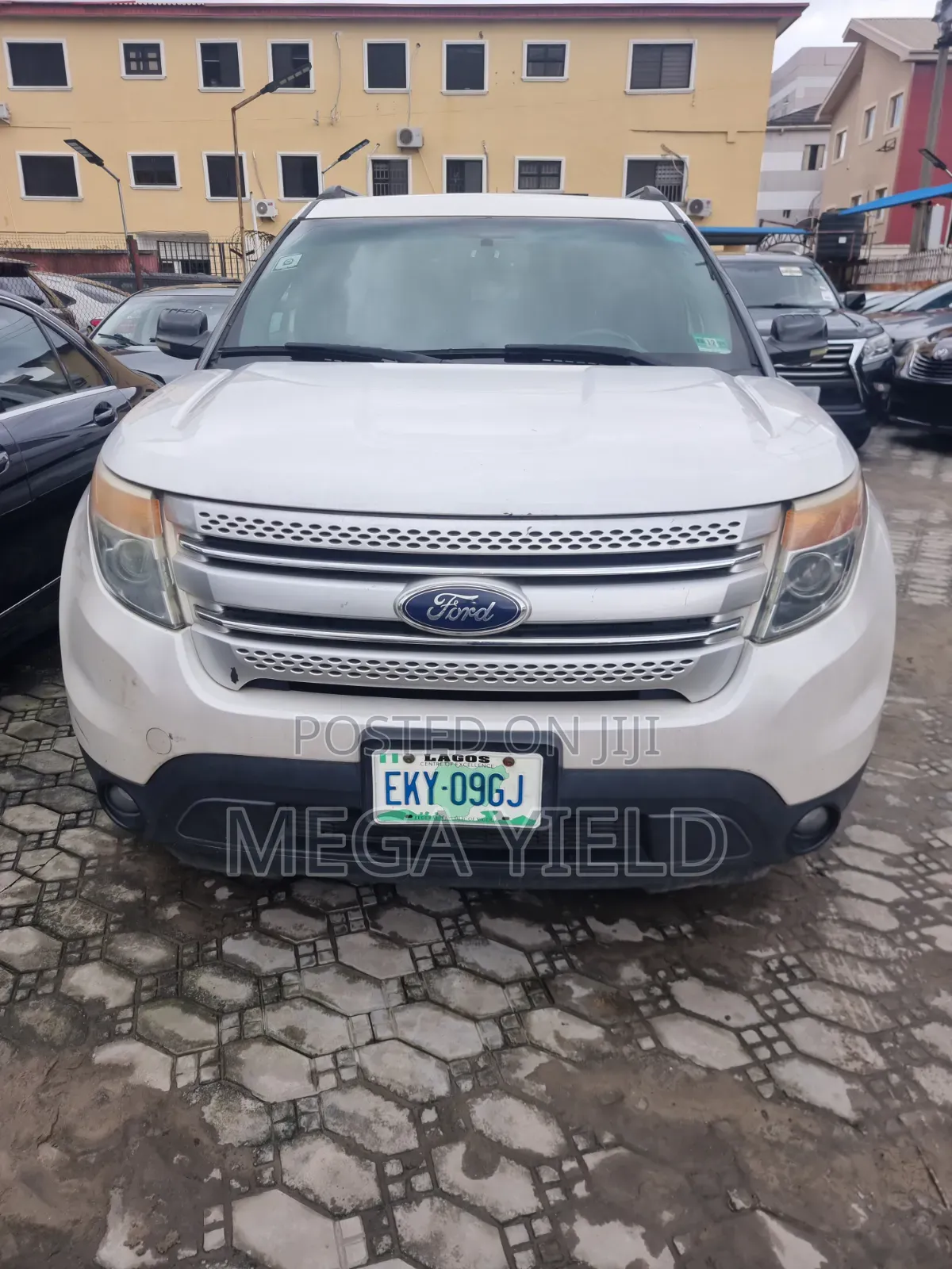 Ford Explorer XLT 4dr 4x4 (3.5L 6cyl 6A) 2011 White