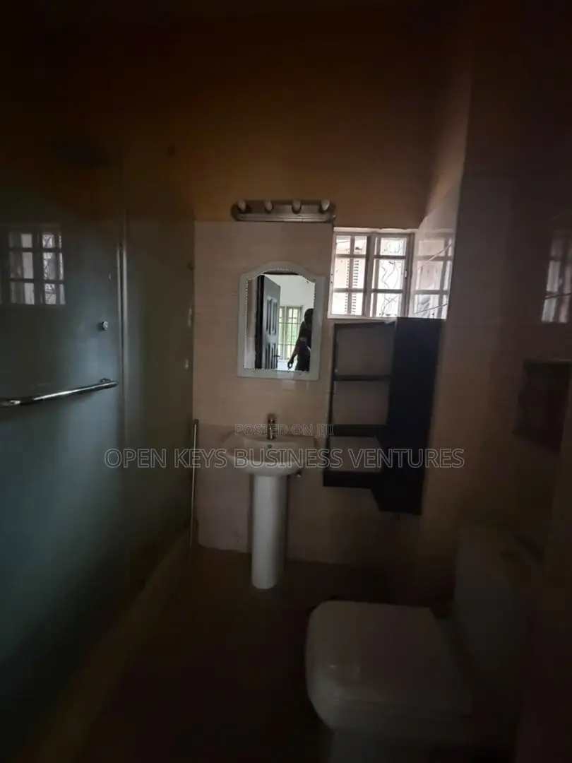 Furnished 3bdrm Apartment in Kolapo Ishola, Akobo for rent