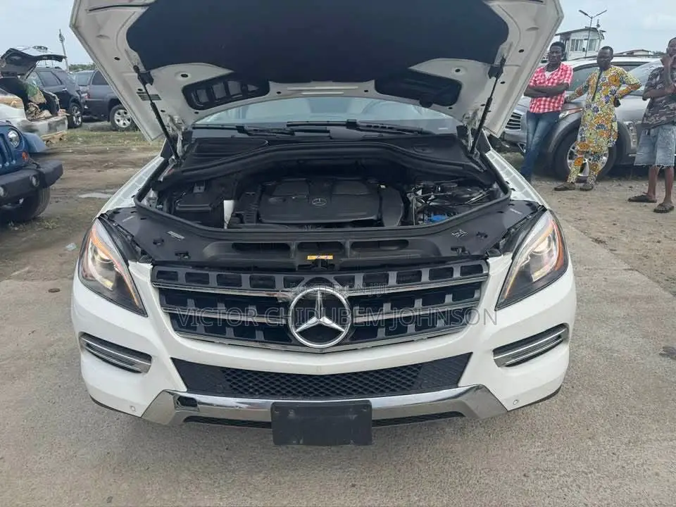 Mercedes-Benz M Class ML350 4MATIC 4dr SUV AWD (3.5L 6cyl 7A) 2014