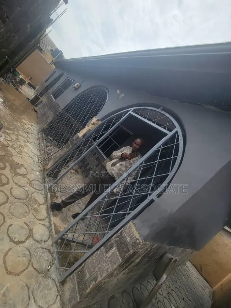 Furnished Mini Flat in Ayobo for rent