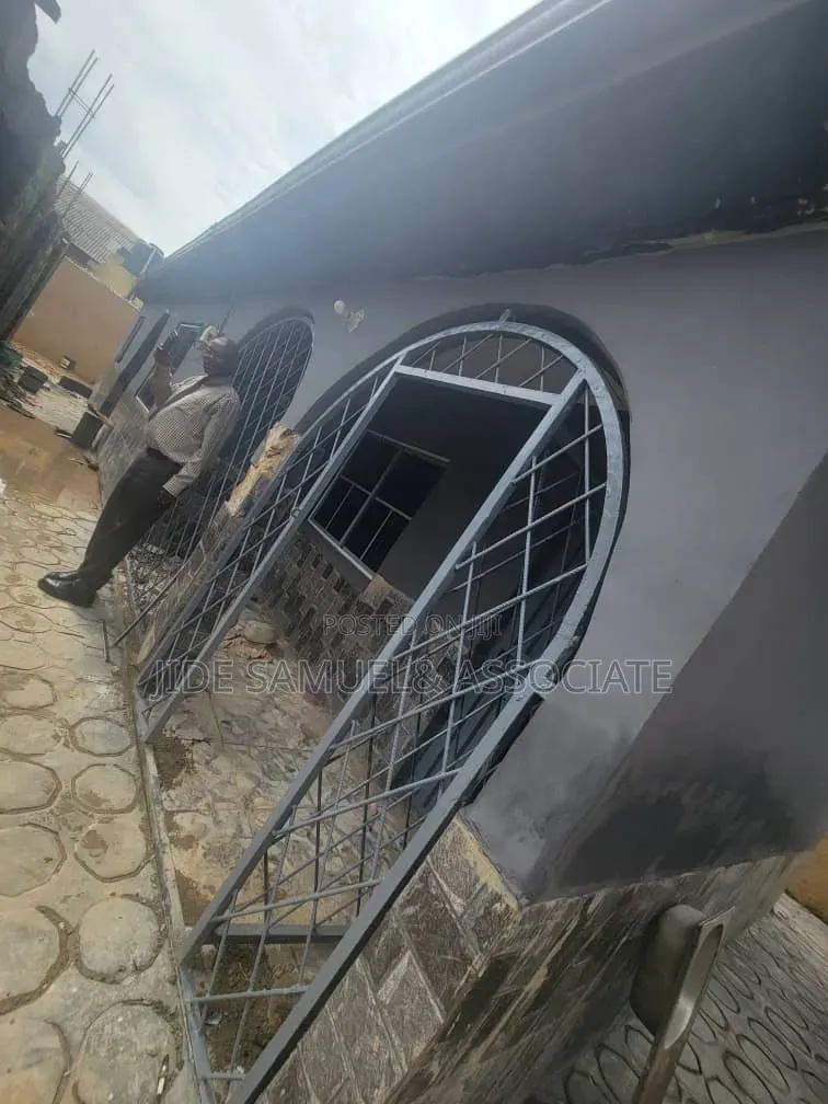 Furnished Mini Flat in Ayobo for rent