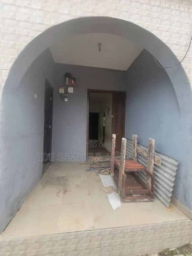 Furnished 2bdrm Block of Flats in Ayobo for rent