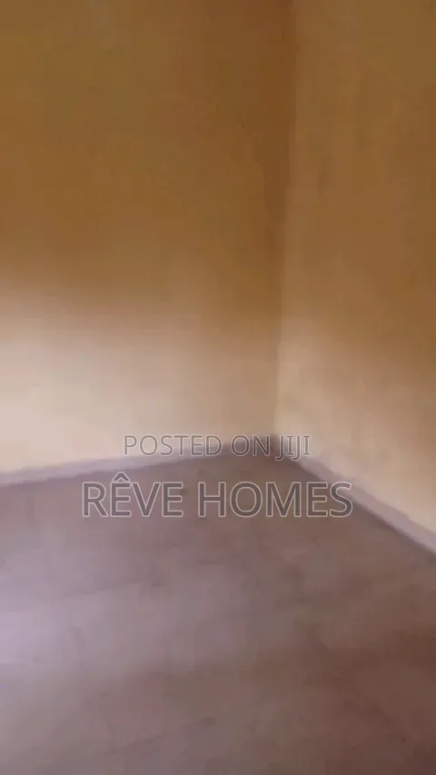 Mini Flat in Soluyi for rent