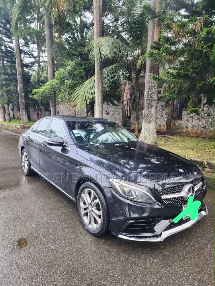 Mercedes-Benz C300 Luxury 4matic Sedan AWD (2.0L 4cyl 7A) 2017 Black