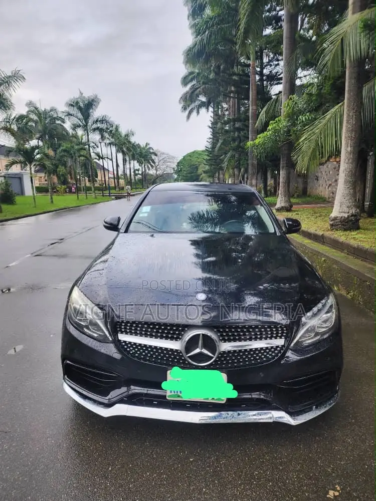 Mercedes-Benz C300 Luxury 4matic Sedan AWD (2.0L 4cyl 7A) 2017 Black